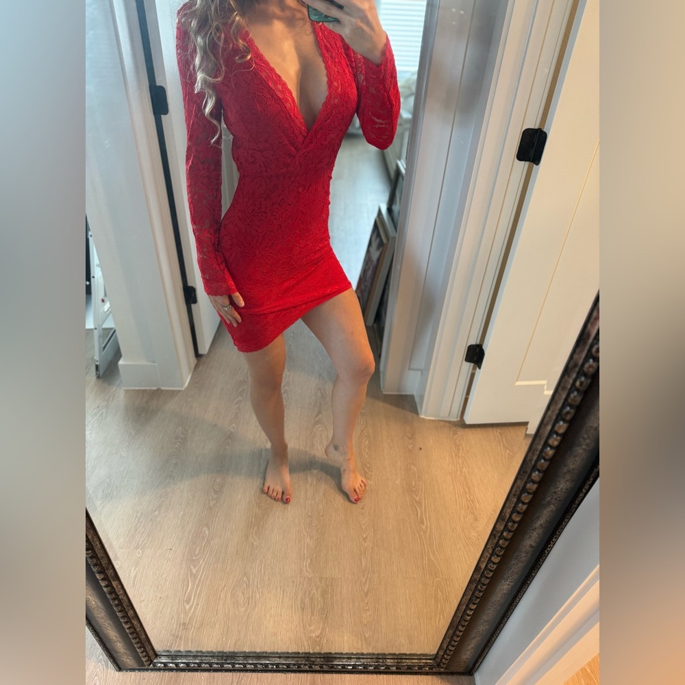 RED Bebe Fitted Mini Lace Bodycon Asymmetrical Lace Dress